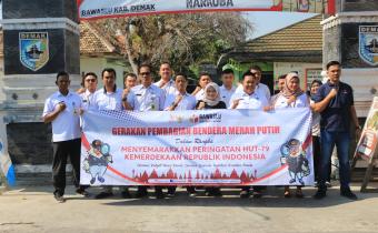 Pembagian Bendera Merah Putih